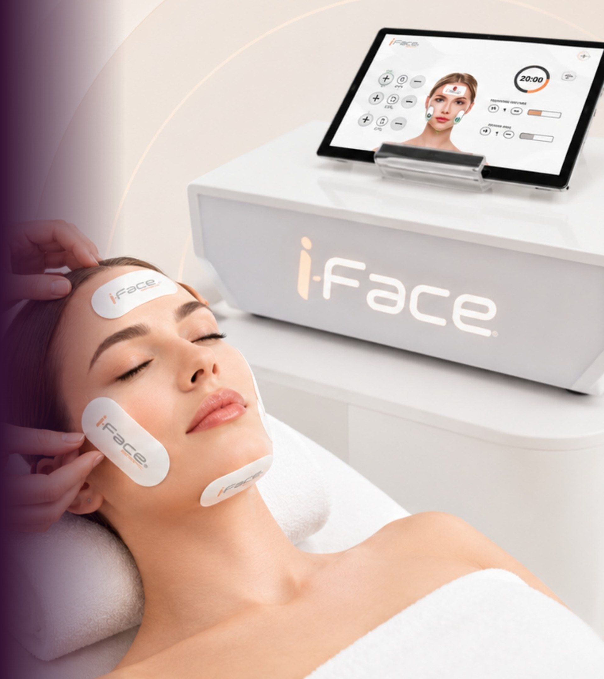 Klientka při Face proceduře s elektrodami i-Face